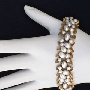 VtgCROWN TRAFARI BAROQUE PEARL GOLDTONE BRACELET